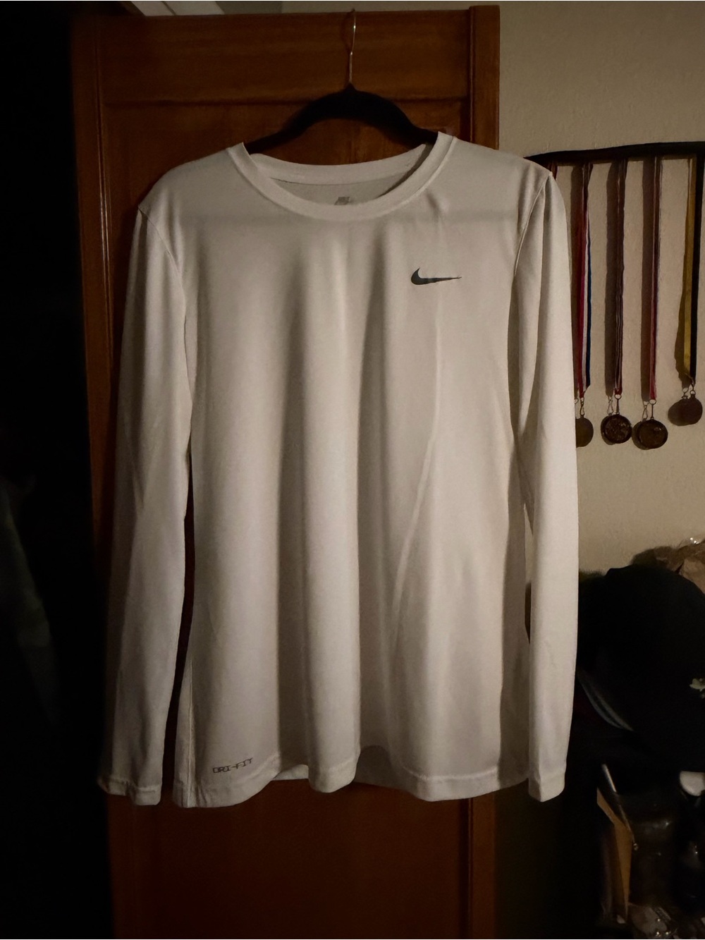 Nike Men's Long-Sleeve White Performance Tee